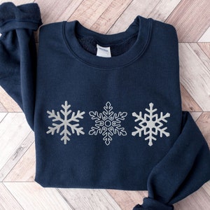 Embroidered Snowflake Sweatshirt, Winter Crewneck, Holiday Sweater, Christmas Sweatshirt, Holiday Apparel, Snow Pullover, Ski Sweatshirt