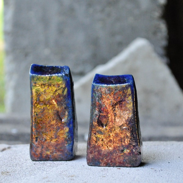 Handgemachte Raku-Keramikhäuser ~ 2er-Set mit leuchtender Kupferglasur ~ künstlerischer Wohnakzent ~ Ideales neues Zuhause Geschenk aus Kroatien