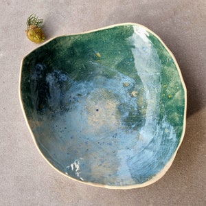 Bol en céramique fait main vert forêt, plat de service, bol de fruits de table, belle assiette de service en céramique par Studio Vitez art image 5