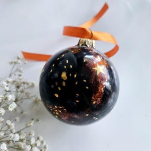Pallina di Natale in ceramica fatta a mano: decorazione a forma di stella dorata