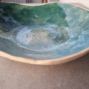 Bol en céramique fait main vert forêt, plat de service, bol de fruits de table, belle assiette de service en céramique par Studio Vitez art image 4