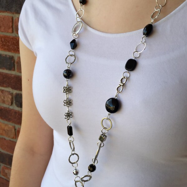 Triple Flower Black and Silver Lanyard Necklace