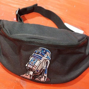 Hand besonders angefertigte / kundenspezifische R2D2 Star Wars Thema gestickte Flecken kundengebundene Tasche, Gürteltasche, Bauchtasche, Star Wars kundenspezifisches Geschenk.