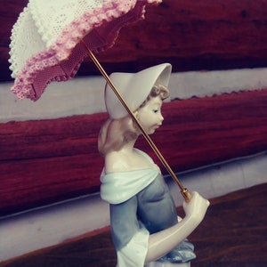 Lladro of Spain 5003 A Sunny Day/Lladro Girl With Parasol/Lladro Girl With Umbrella/Lladro image 7