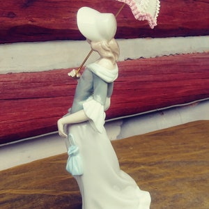 Lladro of Spain 5003 A Sunny Day/Lladro Girl With Parasol/Lladro Girl With Umbrella/Lladro image 4