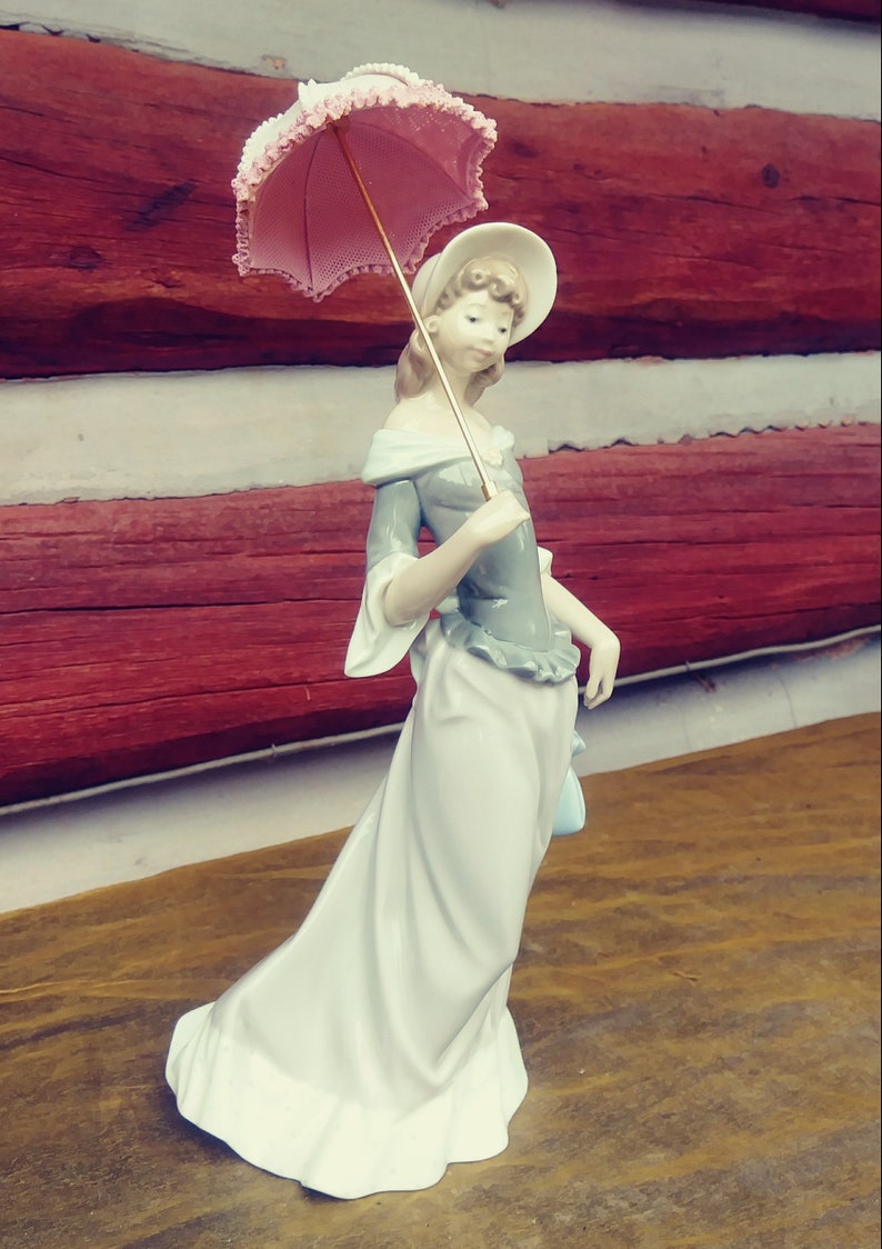 Lladro of Spain 5003 A Sunny Day/Lladro Girl With Parasol/Lladro Girl With Umbrella/Lladro image 2