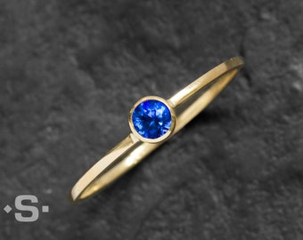 Saphir-Ring aus Gold 750. Zarter Ring mit echtem Saphir. Verlobungsring, Valentinstag. Aus der Goldschmiede Silberprinz.