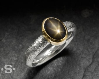 Sternsaphir Ring. Gold 750 und Silber 925. Saphirring, Unikat, Größe 55.