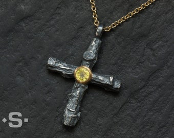 Kreuz-Anhänger mit Saphir. Fassung Gold 585. Kreuz-Kette.