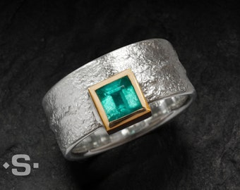 Emerald ring made of gold 900 and silver 925 for women or men.