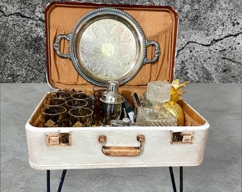 Suitcase Bar Set, Vintage Barware, Gambling Bar Glasses, Gambling Barware, Gambling Bar Set, Bar Set in Suitcase, Vintage Barware Set, Bar