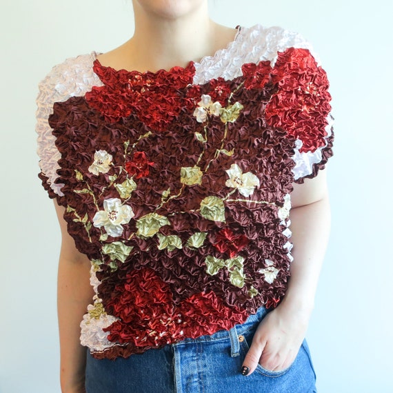 90s Floral Popcorn Scrunchie Short Sleeve Shirt /