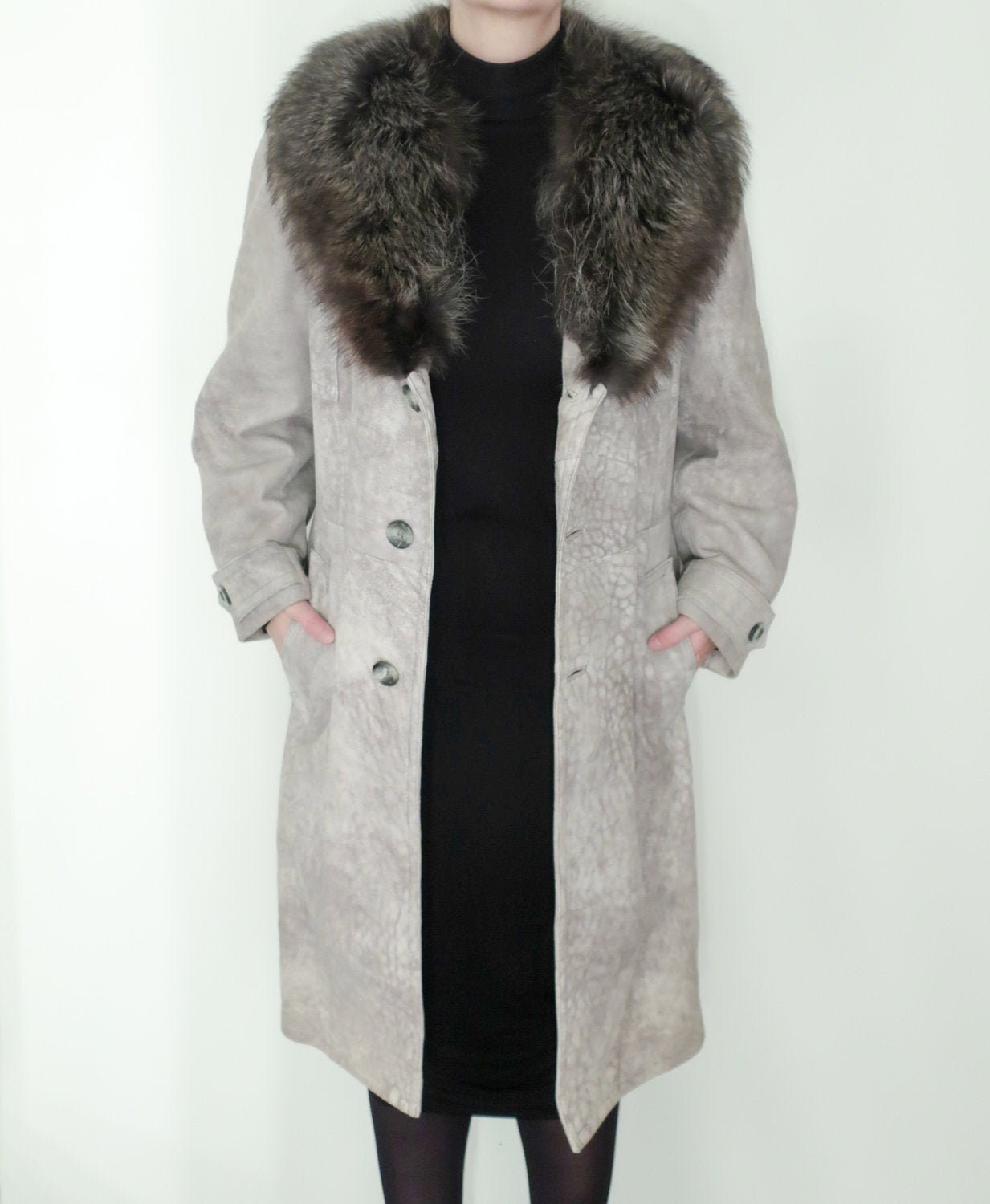 coat with fur collar