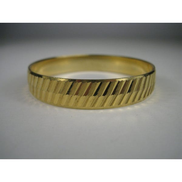 Trifari Signed Gold Tone Bangle Bracelet Etched Vintage Crown Size M