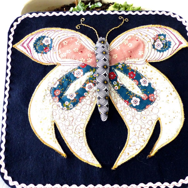 Papillon appliqué 1 fond feutrine décoratif