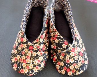 chaussons femme kimono "petites fleurs" fond noir