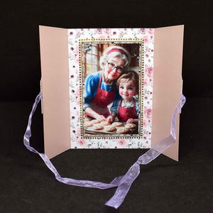Carte pour fête des grand-méres motif mamie et sa petite fille