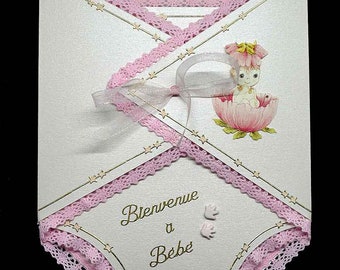 Carte de naissance en 3D en forme de  lange rose motif bébé dans rose rose et dentelle en coton rose