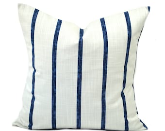 Una funda de almohada de rayas, cojín, almohada de tiro decorativa, almohada azul oscuro, almohada azul, almohada de acento, funda de almohada a cuadros