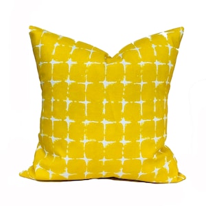 One quality Outdoor pillow cover, Yellow Pineapple, Yellow decorative throw pillow,  Outdoor pillow, accent pillow, Tropical pillow case