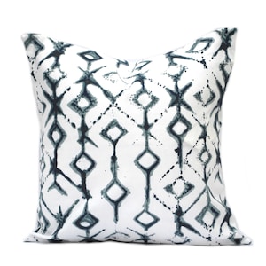 Indigo Blue Pillow, Throw Pillow, Navy Pillow, Home decor, Decorative Pillow, Accent Pillow, Navy blue pillow, Blue Pillow, Home decor