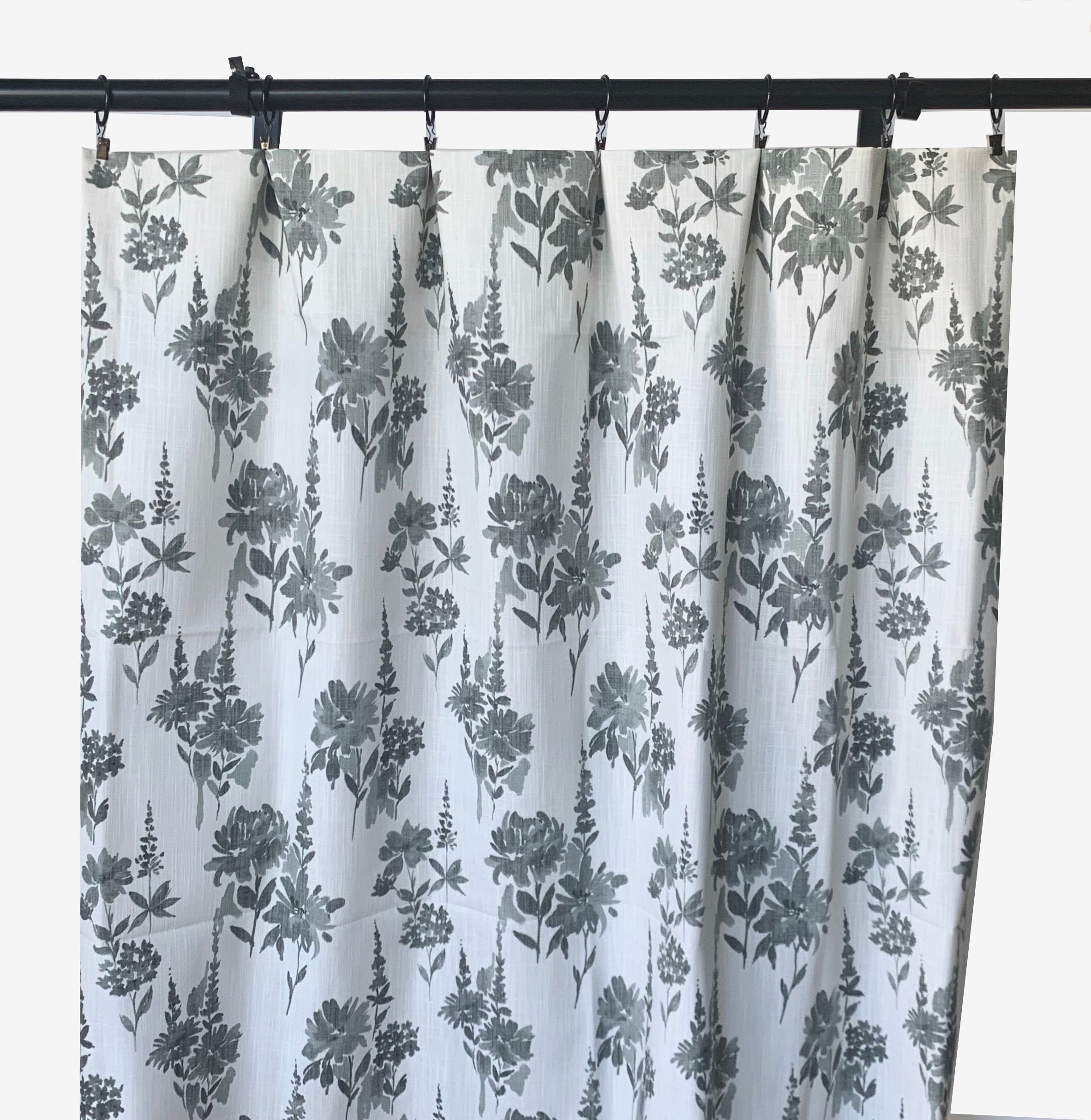 2 curtain panels