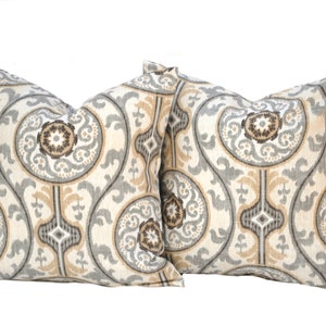 Due copricusci Medaglione, arredamento per la casa, cuscino decorativo, cuscino da lancio, cuscino Medaglione, cuscino grigio, cuscino Tan, cuscino autunnale