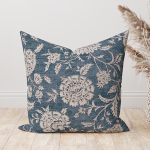 Magnolia home fashions dunkelblauer Kissenbezug, Blau-beiger, dekorativer Kissenbezug mit Blumenmuster