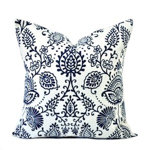 One Shibori pillow cover, cushion, decorative throw pillow, Dark blue pillow, Blue pillow, accent pillow, Floral pillow case