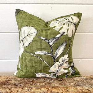One Magnolia Home pillow cover, Dark Green Medallion Pillow, decorative throw pillow,  Forest Hunters Green pillow, accent pillow