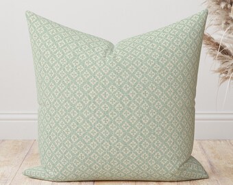 Funda de almohada decorativa de alta calidad para el hogar, cojín con estampado geométrico en bloques de color beige claro.