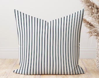 Hoge kwaliteit leisteenblauwe kussensloop voor interieur, donkerblauw leisteen marineblauw en gebroken witte sierkussen print met krijtstreep