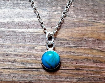 Turquoise stone set pendant