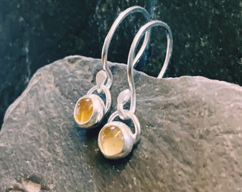 SIlver stud earrings,silver gemstone stud earrings,silver citrine stud earrings,silver citrine earrings,silver gemstone earrings,silverstuds