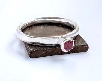 Handgemachter Sterling Silber Rubin Ring: Edelstein Solitär