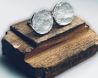 Sterling Silver Disc Textured Stud Earrings, disc textured silver earrings, Hammered Silver Round Earrings, little Silver Stud Earrings,