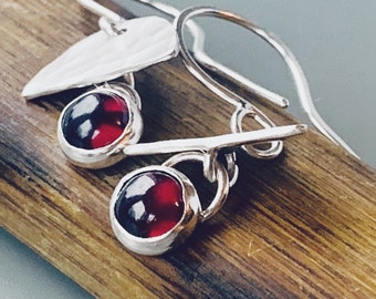 Silver garnet earrings, Sterling silver earrings, silver earrings, silver textured earrings, garnet drop silver earrings, silver drops