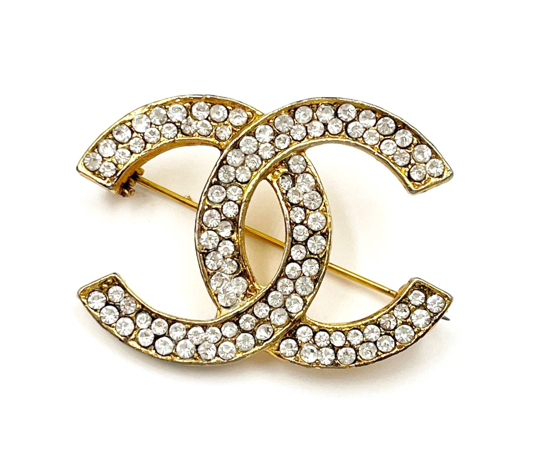 CHANEL CC Logo Brooch 2021 Cruise Collection Gold Pearls Crystals & Black  Enamel Pin - Chelsea Vintage Couture