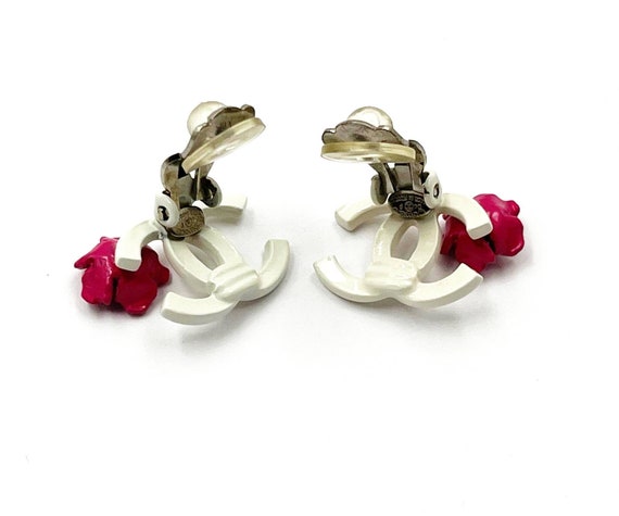 Chanel Silver CC White Flower Dangle Piercing Earrings - LAR Vintage