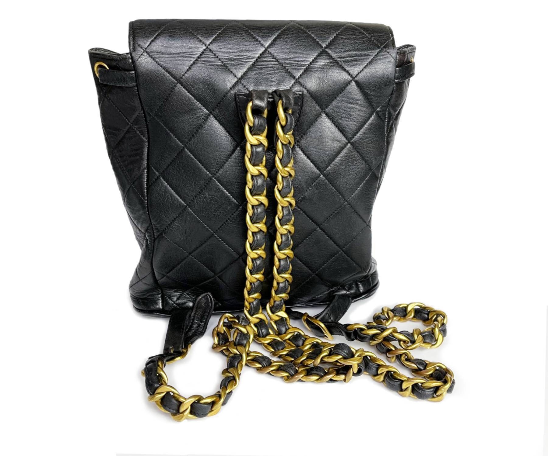 Chanel CC Vintage Backpack Bag Patent Leather Black Turnlock Chain Luxclusif | Chanel | Pre-Owned Caviar CC Turnlock Backpack  main image 4