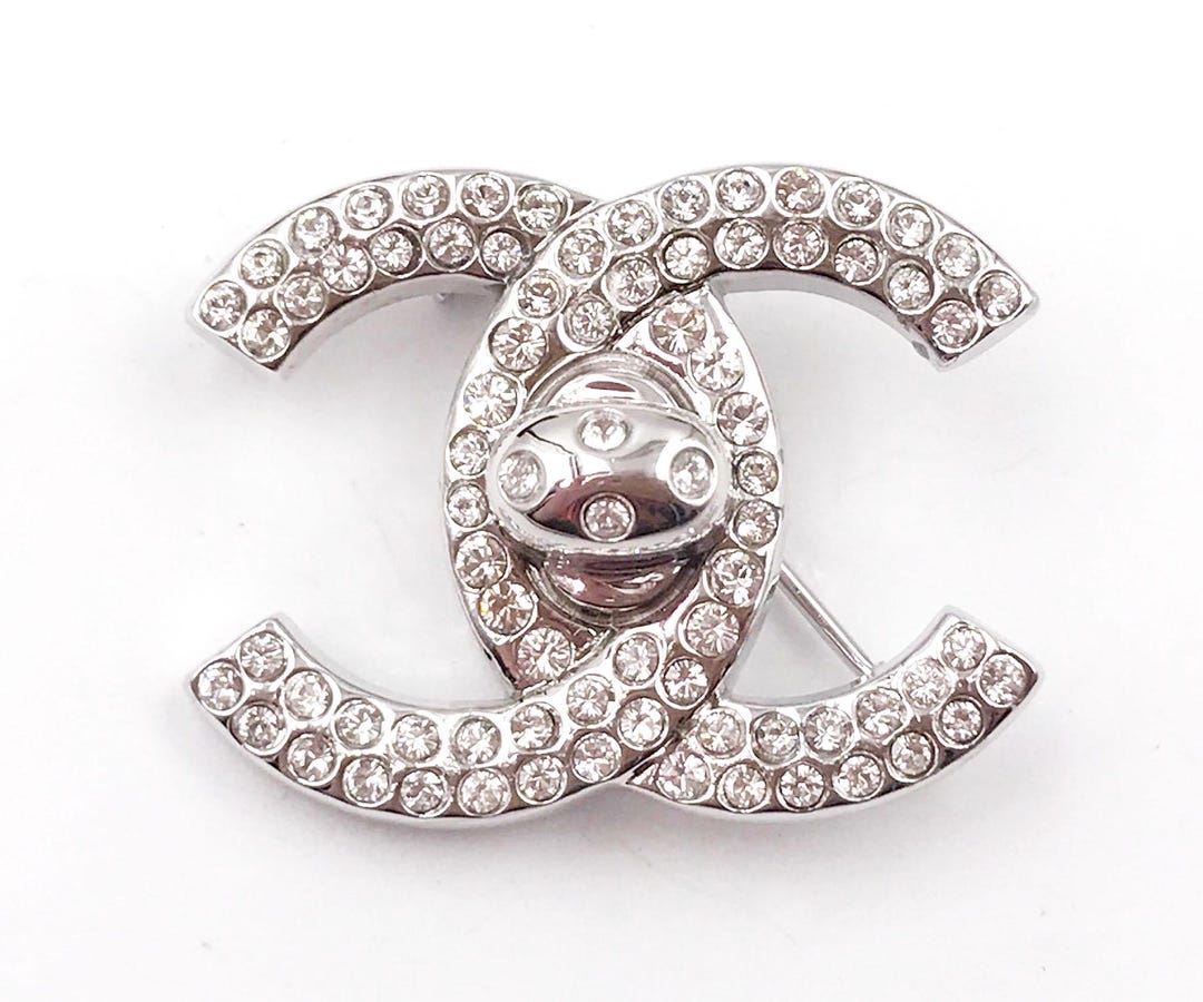 正規店購入品]VINTAGE CHANEL/シャネルCC brooch lace Chanel Rare Vintage Silver CC Crystal Turnlock Brooch - Etsy