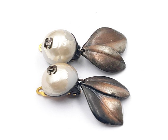 Chanel Bronze CC Faux Pearl Leaves Clip on Earrin… - image 3
