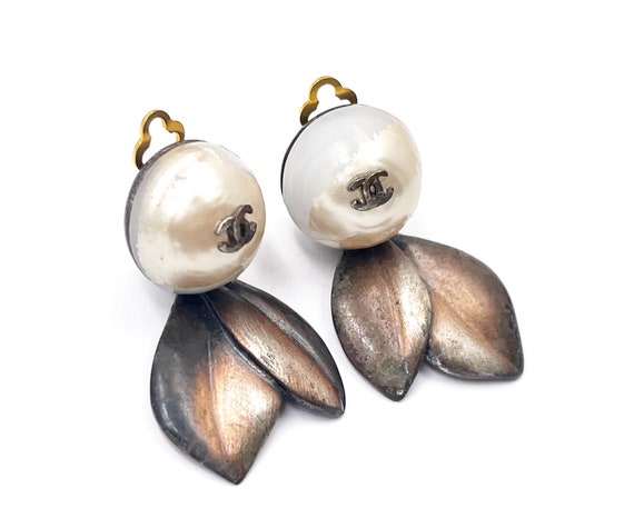 Chanel Bronze CC Faux Pearl Leaves Clip on Earrin… - image 2