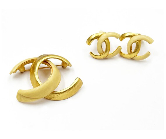 Chanel Vintage Rare Gold Plated Ivory CC Earrings Brooch Set 