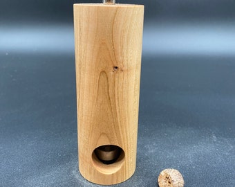 Beau et pratique moulin à muscade, râpe à muscade en bois de cerisier avec broyeur suisse