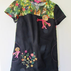 Ladies Embroidered Scrub Top: (Size 4)  ST04
