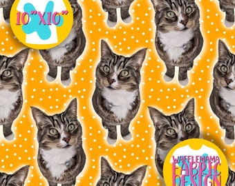Könnte beinhalten: Stoff mit einem sich wiederholenden Muster aus getigerten Katzen auf gelbem Hintergrund mit weißen Punkten. Die Katzen haben braunes und weißes Fell und blicken nach vorne. Das Bild enthält den Text "10" X 10" und "WAFFLEMAMA FABRIC DESIGN".