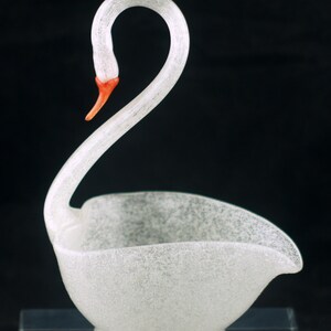 Early Beranek Pulegoso Art Glass Swan Dish - Shape 4611 - 1946 Production