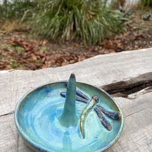 Dragonfly ring holder