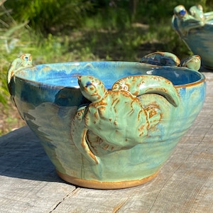 Three turtle bowl